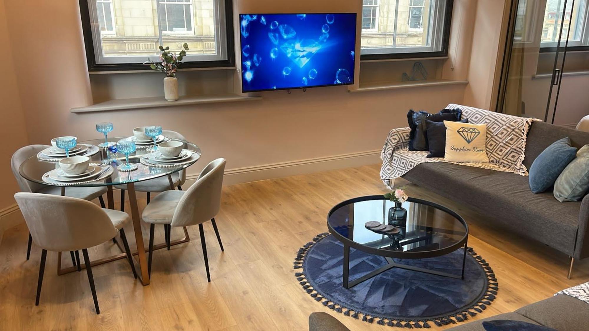 Апартаменты M1 Centre 3 Bed 3 Bath Luxe Penthouse *