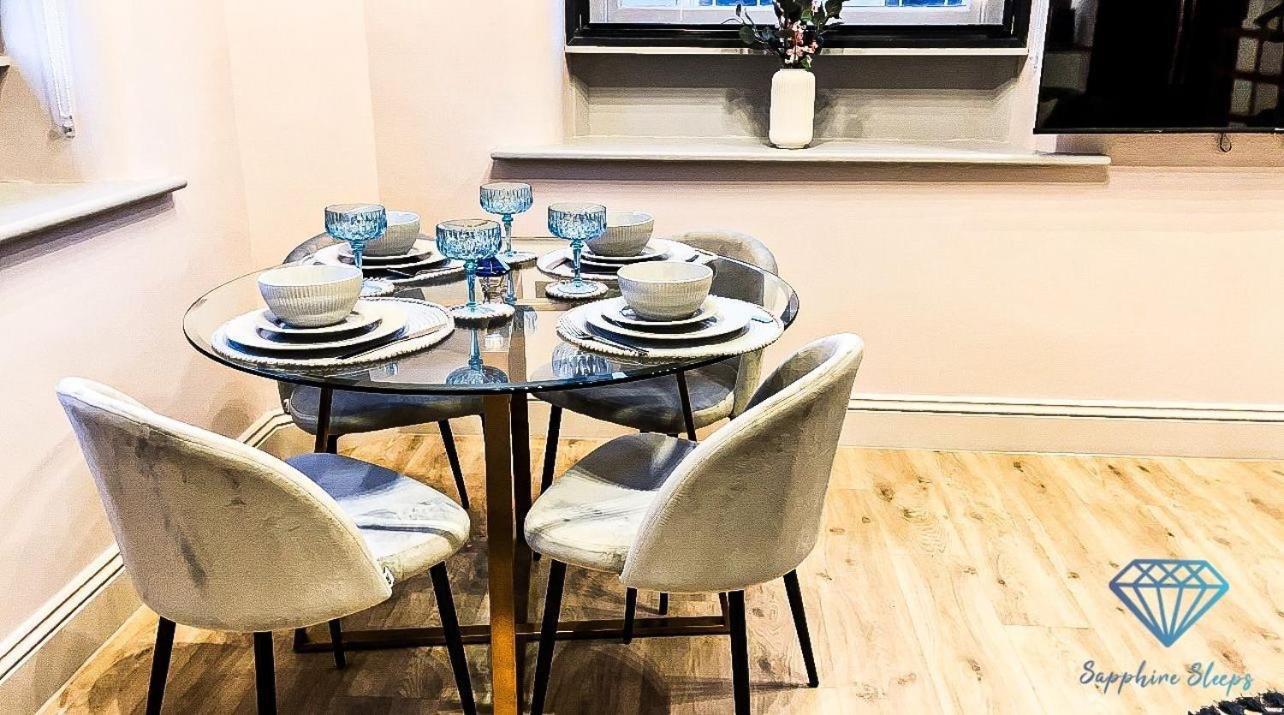 Апартаменты M1 Centre 3 Bed 3 Bath Luxe Penthouse *