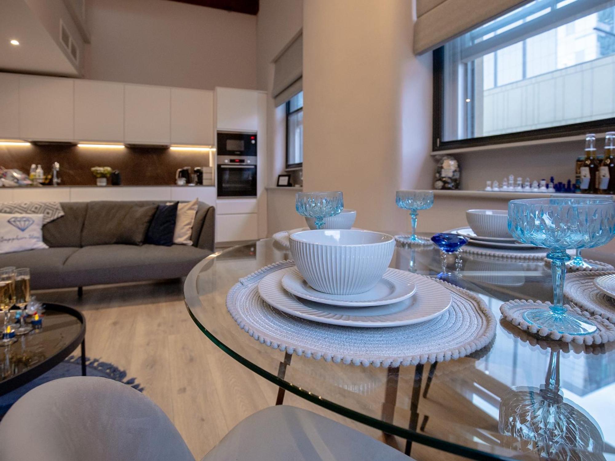 Апартаменты M1 Centre 3 Bed 3 Bath Luxe Penthouse